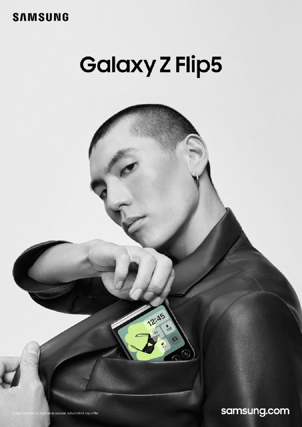 삼성전자 — Galaxy Z Flip5 · Z Fold5 옥외 캠페인 (left)